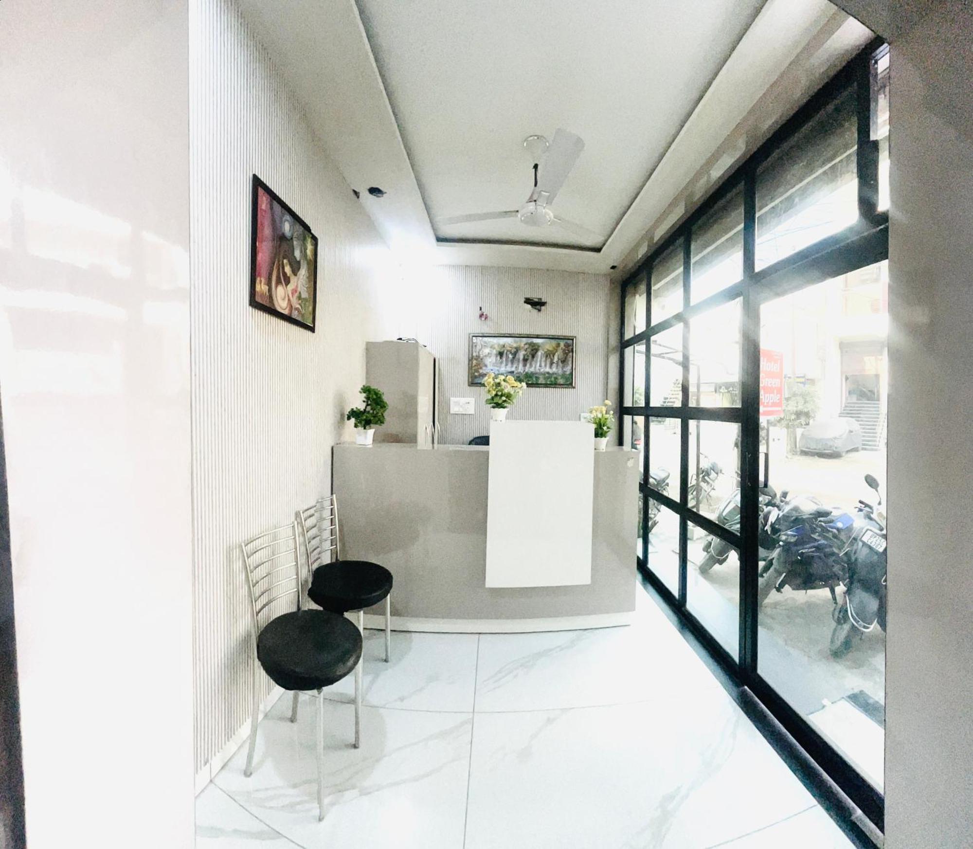 Hotel Green Apple Bareilly Bareli Exterior foto