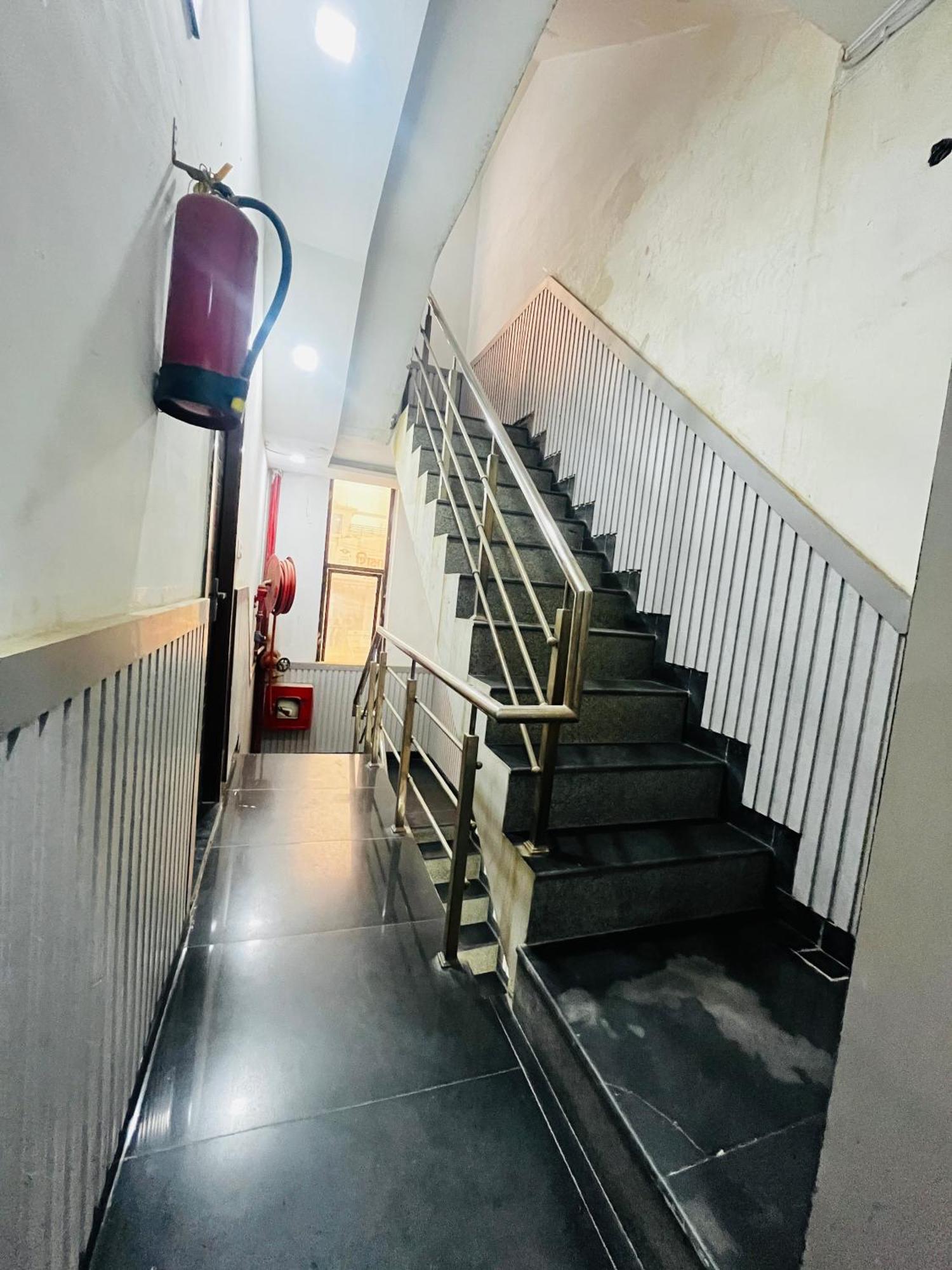 Hotel Green Apple Bareilly Bareli Exterior foto
