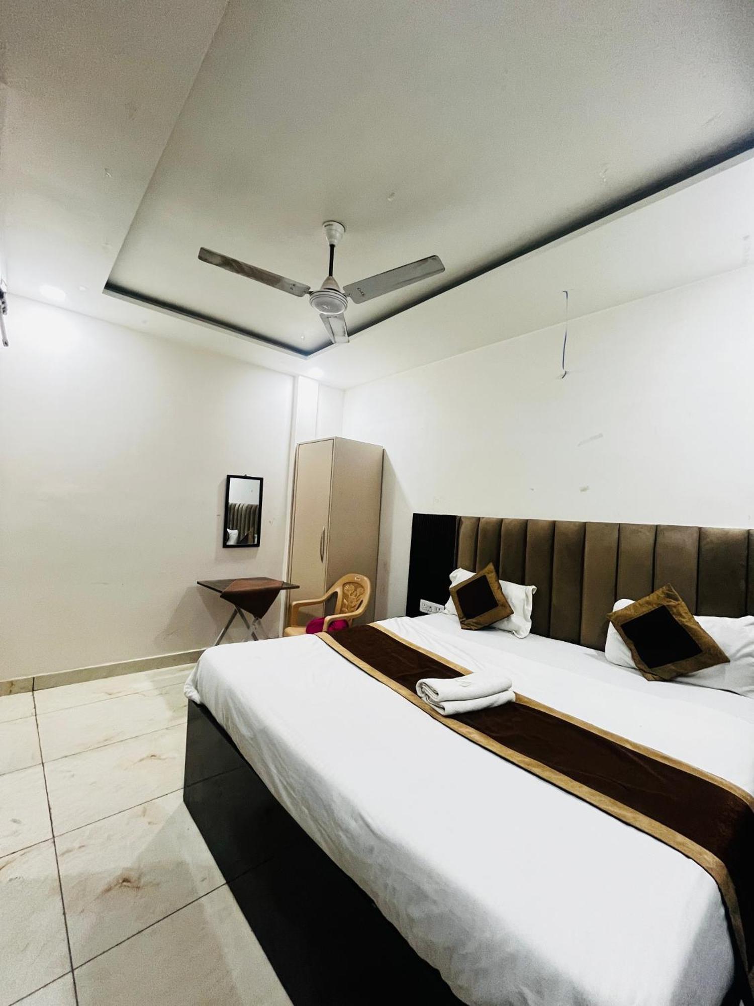 Hotel Green Apple Bareilly Bareli Exterior foto