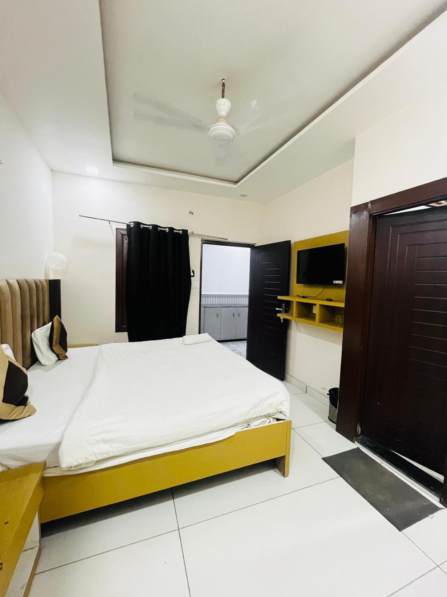 Hotel Green Apple Bareilly Bareli Exterior foto